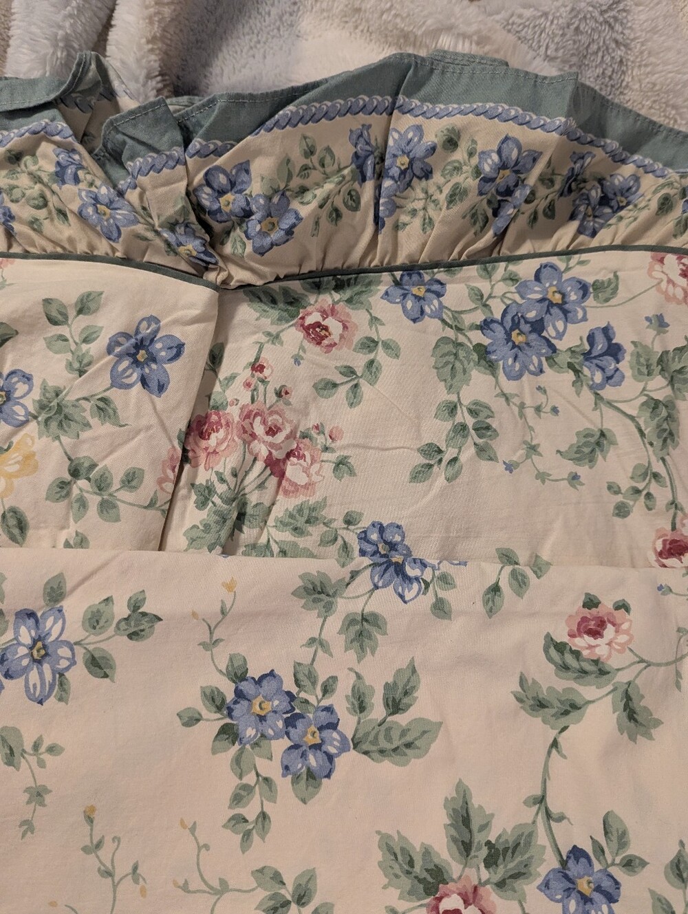 Vintage Sheridan Australia  Green & Yellow Floral Flat Sheet. (Ferndale)
